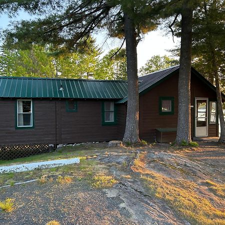 Paddler'S Rest Lakeside Cabins And Motel Long Lake エクステリア 写真