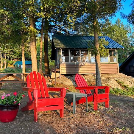 Paddler'S Rest Lakeside Cabins And Motel Long Lake エクステリア 写真